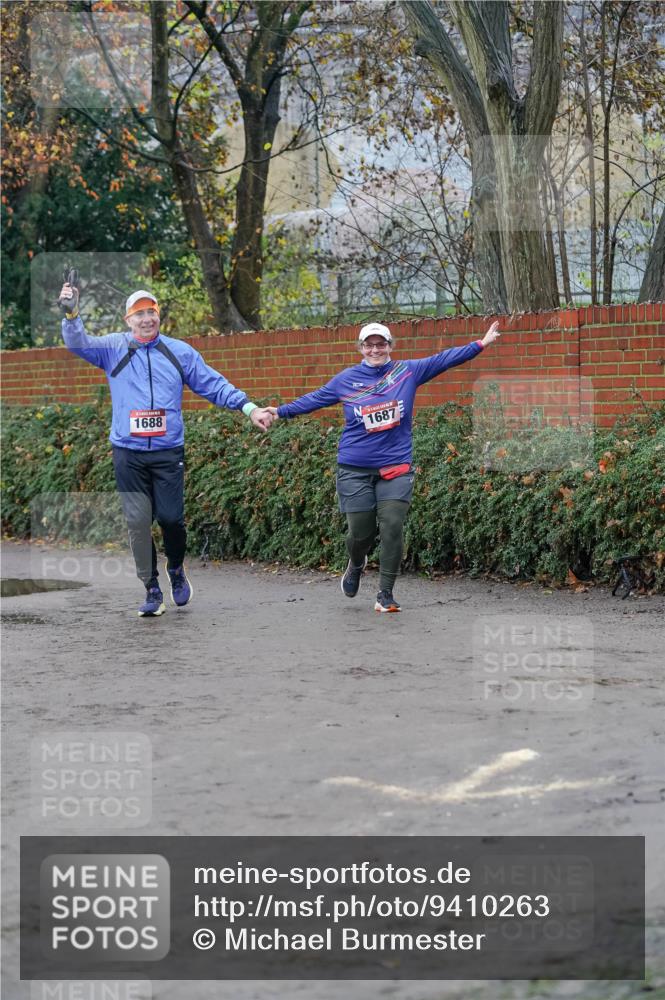 07.12.2025 - St. Pauli X-Mass-Run No. 15 Michael Burmester http://msf.ph/oto/9410263 07.12.2025 09:47:36 Laufen 1688, 1687 meine-sportfotos.de