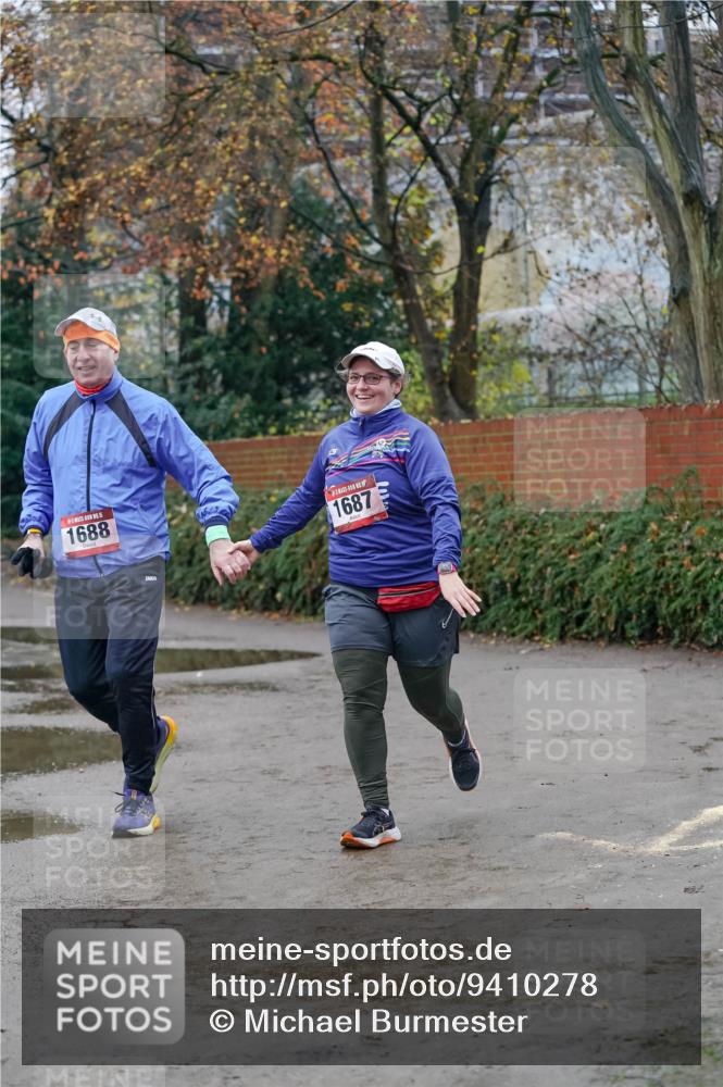 07.12.2025 - St. Pauli X-Mass-Run No. 15 Michael Burmester http://msf.ph/oto/9410278 07.12.2025 09:47:39 Laufen 1688, 1687 meine-sportfotos.de