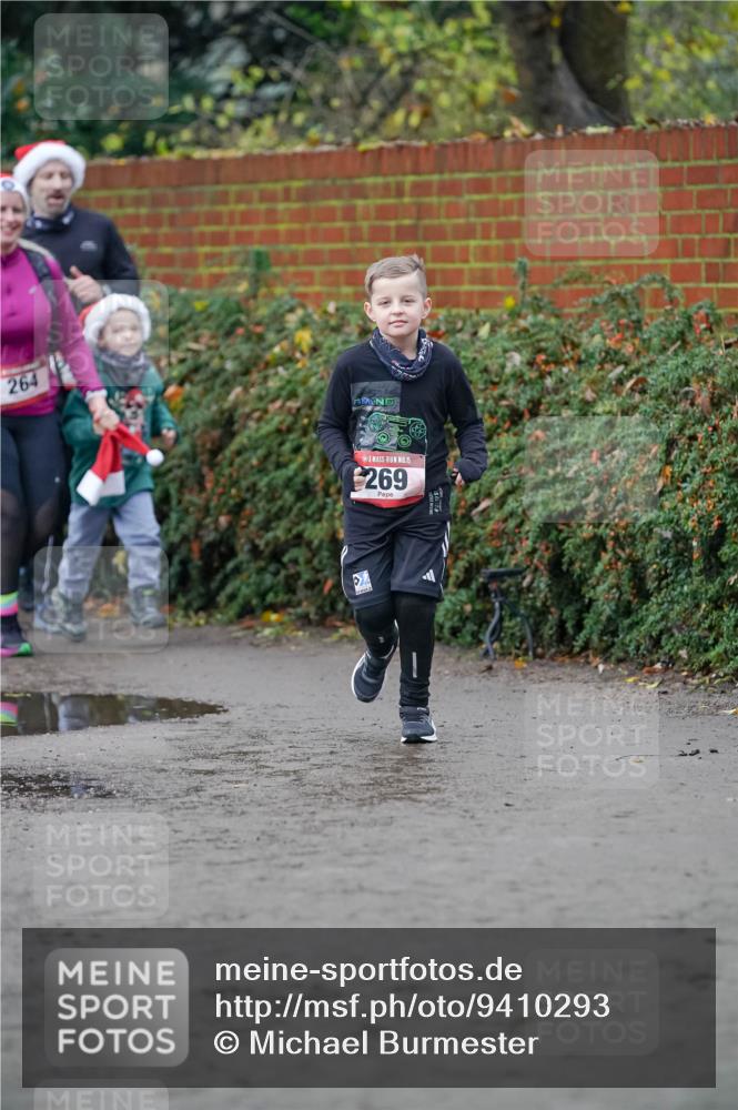 07.12.2025 - St. Pauli X-Mass-Run No. 15 Michael Burmester http://msf.ph/oto/9410293 07.12.2025 09:47:43 Laufen 264, 15, 269 meine-sportfotos.de