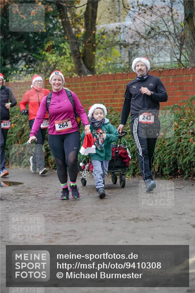 07.12.2025 - St. Pauli X-Mass-Run No. 15 Michael Burmester http://msf.ph/oto/9410308 07.12.2025 09:47:46 Laufen 661, 658, 264, 243 meine-sportfotos.de