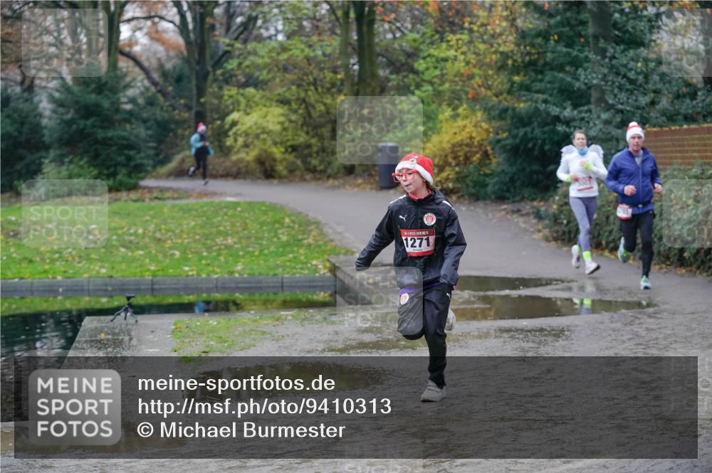 07.12.2025 - St. Pauli X-Mass-Run No. 15 Michael Burmester http://msf.ph/oto/9410313 07.12.2025 11:39:33 Laufen 15, 1271 meine-sportfotos.de