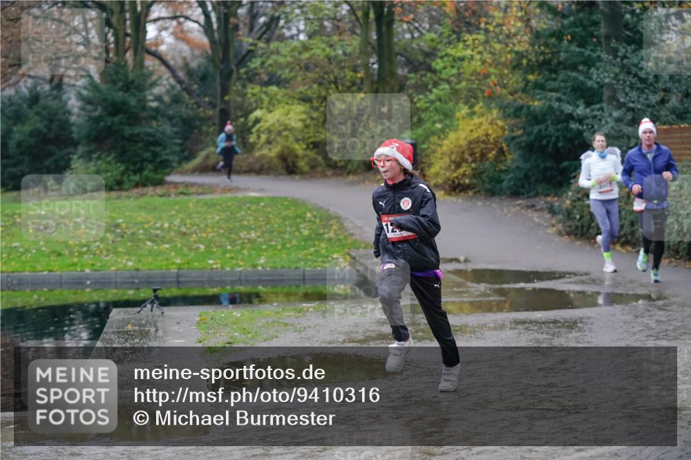 07.12.2025 - St. Pauli X-Mass-Run No. 15 Michael Burmester http://msf.ph/oto/9410316 07.12.2025 11:39:34 Laufen 12, 3008 meine-sportfotos.de