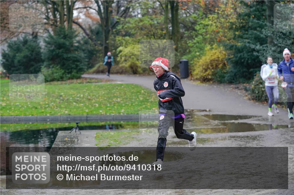 07.12.2025 - St. Pauli X-Mass-Run No. 15 Michael Burmester http://msf.ph/oto/9410318 07.12.2025 11:39:34 Laufen  meine-sportfotos.de