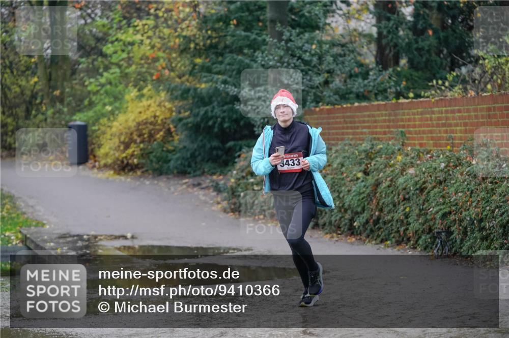 07.12.2025 - St. Pauli X-Mass-Run No. 15 Michael Burmester http://msf.ph/oto/9410366 07.12.2025 11:39:45 Laufen 5, 3433 meine-sportfotos.de