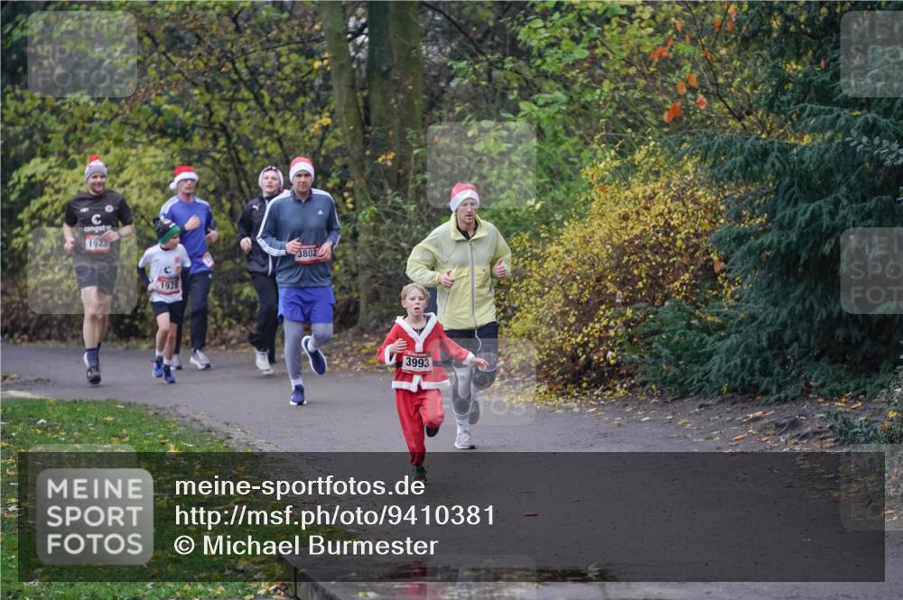 07.12.2025 - St. Pauli X-Mass-Run No. 15 Michael Burmester http://msf.ph/oto/9410381 07.12.2025 11:39:55 Laufen 1923, 1928, 3802, 3993 meine-sportfotos.de