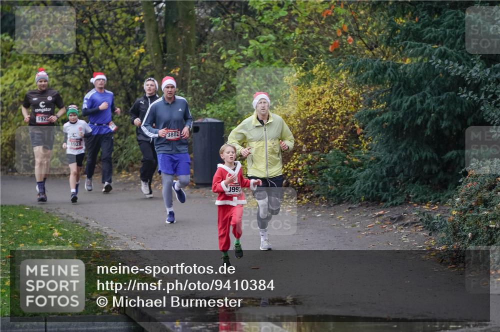 07.12.2025 - St. Pauli X-Mass-Run No. 15 Michael Burmester http://msf.ph/oto/9410384 07.12.2025 11:39:55 Laufen 1922, 1928, 3802, 3993 meine-sportfotos.de