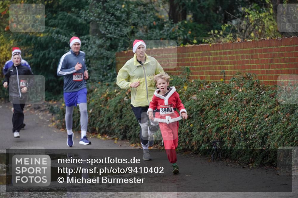07.12.2025 - St. Pauli X-Mass-Run No. 15 Michael Burmester http://msf.ph/oto/9410402 07.12.2025 11:39:59 Laufen 3802, 3993 meine-sportfotos.de
