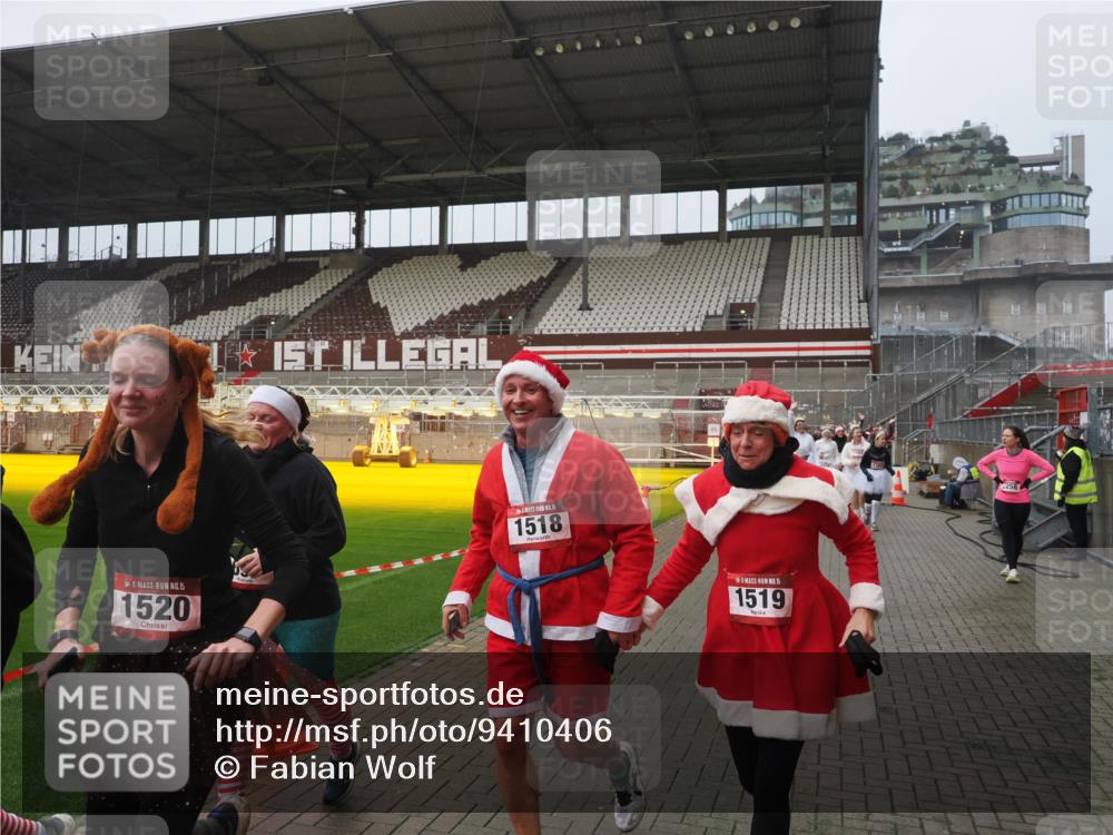 07.12.2025 - St. Pauli X-Mass-Run No. 15 Fabian Wolf http://msf.ph/oto/9410406 07.12.2025 11:11:12 Ziel 48, 411, 660, 697, 698, 777, 787, 788, 812, 815, 817, 832, 841, 909, 1145, 1146, 1147, 1518, 1519, 1557, 1565, 1568, 1619, 1707, 2258, 2742, 4801, 4813 meine-sportfotos.de