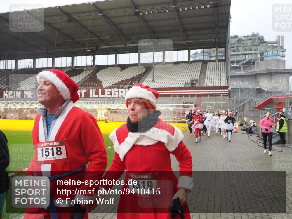 07.12.2025 - St. Pauli X-Mass-Run No. 15 Fabian Wolf http://msf.ph/oto/9410415 07.12.2025 11:11:13 Ziel 48, 411, 660, 697, 698, 777, 787, 788, 812, 815, 817, 832, 841, 909, 1145, 1146, 1147, 1518, 1519, 1557, 1565, 1568, 1619, 1707, 2258, 2742, 4801, 4813 meine-sportfotos.de