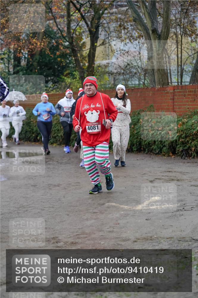 07.12.2025 - St. Pauli X-Mass-Run No. 15 Michael Burmester http://msf.ph/oto/9410419 07.12.2025 09:47:58 Laufen 40, 15, 4081 meine-sportfotos.de