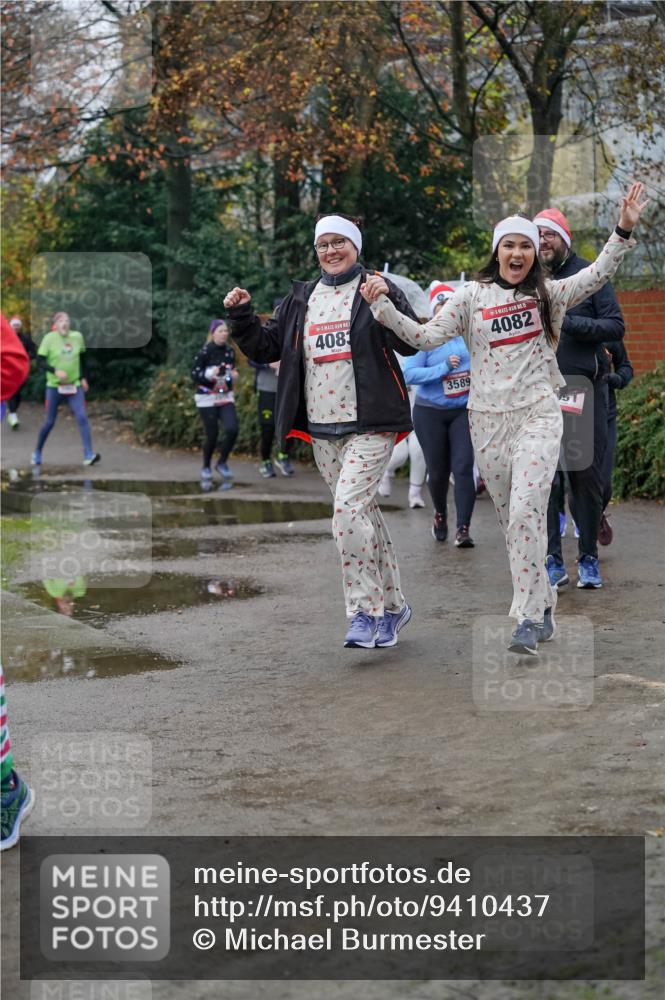 07.12.2025 - St. Pauli X-Mass-Run No. 15 Michael Burmester http://msf.ph/oto/9410437 07.12.2025 09:48:00 Laufen 4083, 3589, 15, 4082 meine-sportfotos.de