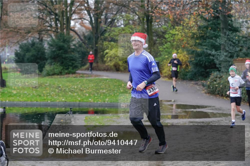 07.12.2025 - St. Pauli X-Mass-Run No. 15 Michael Burmester http://msf.ph/oto/9410447 07.12.2025 11:40:05 Laufen 3383, 1928 meine-sportfotos.de