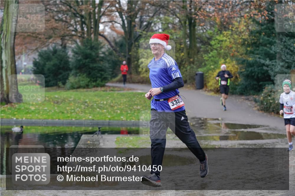 07.12.2025 - St. Pauli X-Mass-Run No. 15 Michael Burmester http://msf.ph/oto/9410450 07.12.2025 11:40:05 Laufen 3383, 1928 meine-sportfotos.de