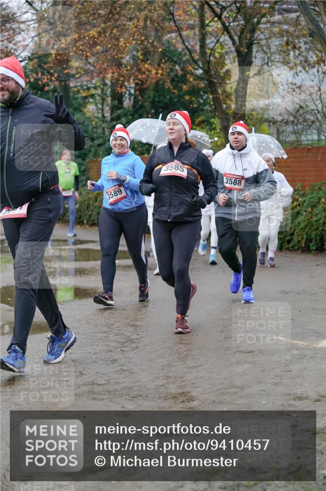 07.12.2025 - St. Pauli X-Mass-Run No. 15 Michael Burmester http://msf.ph/oto/9410457 07.12.2025 09:48:02 Laufen 3585, 3589, 3588 meine-sportfotos.de