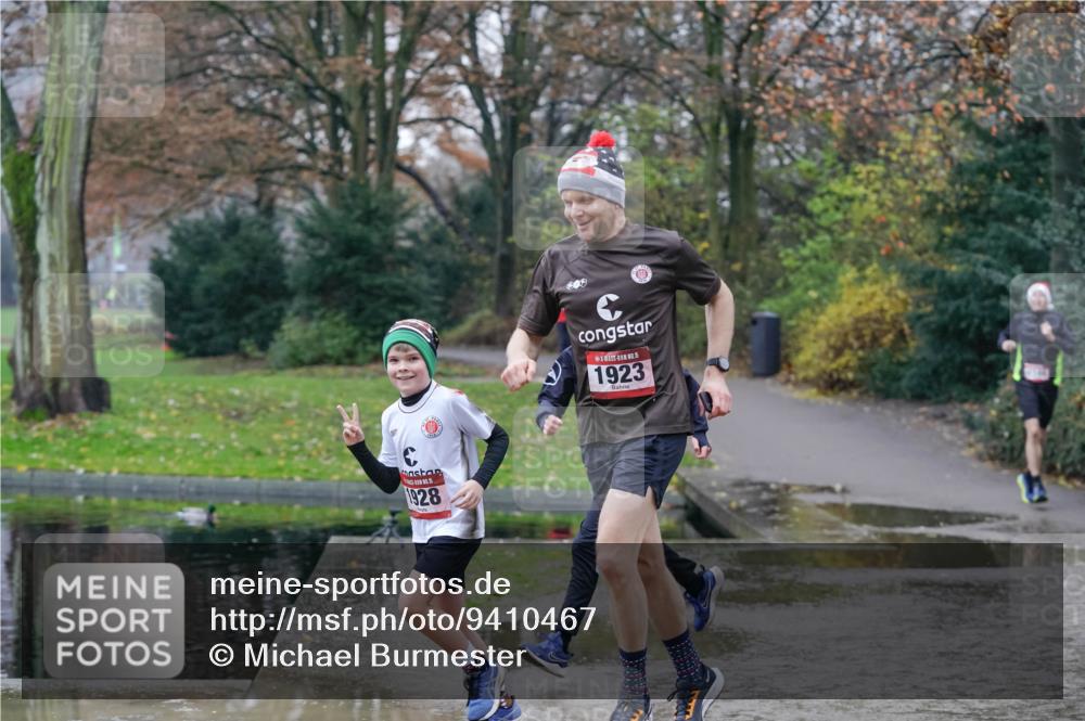 07.12.2025 - St. Pauli X-Mass-Run No. 15 Michael Burmester http://msf.ph/oto/9410467 07.12.2025 11:40:07 Laufen 1928, 15, 1923 meine-sportfotos.de