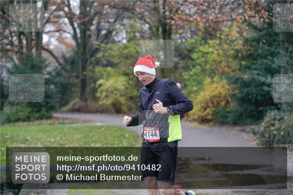 07.12.2025 - St. Pauli X-Mass-Run No. 15 Michael Burmester http://msf.ph/oto/9410482 07.12.2025 11:40:11 Laufen 1144 meine-sportfotos.de