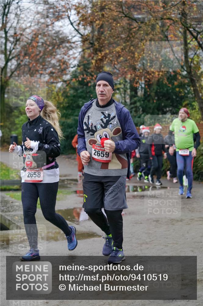 07.12.2025 - St. Pauli X-Mass-Run No. 15 Michael Burmester http://msf.ph/oto/9410519 07.12.2025 09:48:07 Laufen 15, 2658, 2659 meine-sportfotos.de