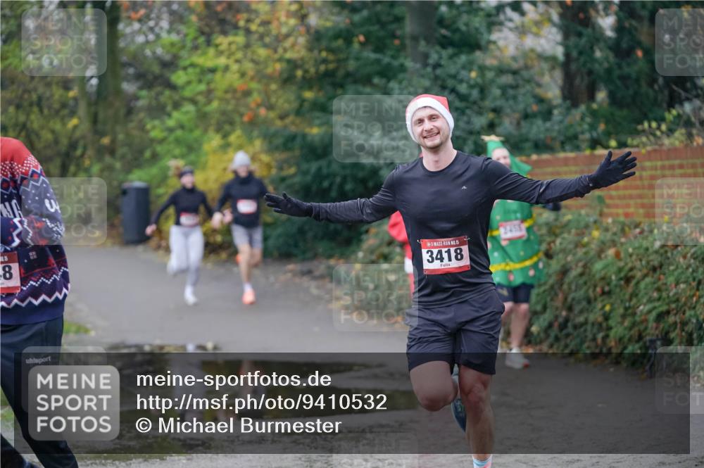 07.12.2025 - St. Pauli X-Mass-Run No. 15 Michael Burmester http://msf.ph/oto/9410532 07.12.2025 11:40:26 Laufen 5, 8, 15, 3418, 2455 meine-sportfotos.de