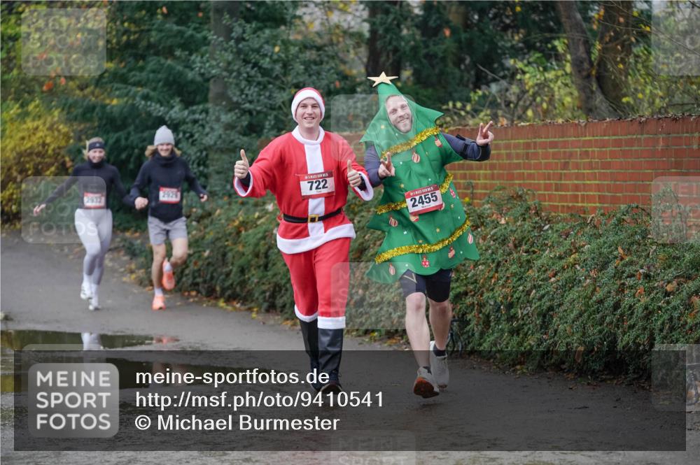 07.12.2025 - St. Pauli X-Mass-Run No. 15 Michael Burmester http://msf.ph/oto/9410541 07.12.2025 11:40:28 Laufen 2929, 2932, 722, 5, 2455 meine-sportfotos.de