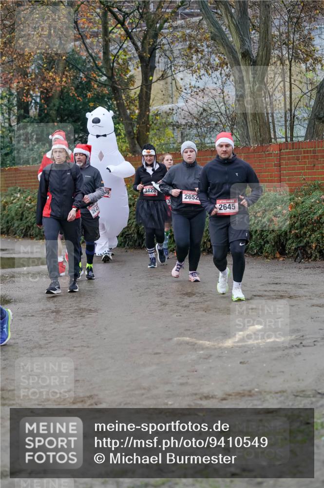 07.12.2025 - St. Pauli X-Mass-Run No. 15 Michael Burmester http://msf.ph/oto/9410549 07.12.2025 09:48:11 Laufen 2641, 3428, 99, 2652, 2645 meine-sportfotos.de
