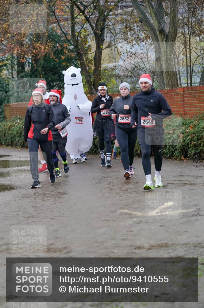 07.12.2025 - St. Pauli X-Mass-Run No. 15 Michael Burmester http://msf.ph/oto/9410555 07.12.2025 09:48:11 Laufen 2641, 3799, 3428, 2652, 2645 meine-sportfotos.de