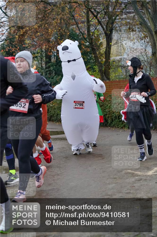 07.12.2025 - St. Pauli X-Mass-Run No. 15 Michael Burmester http://msf.ph/oto/9410581 07.12.2025 09:48:14 Laufen 652, 3799, 342 meine-sportfotos.de
