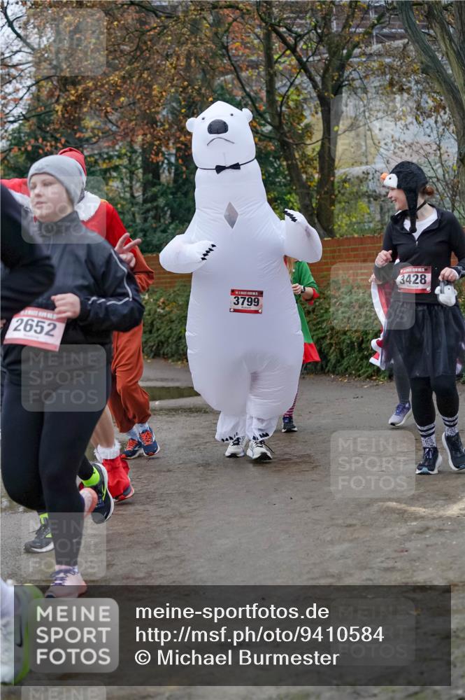 07.12.2025 - St. Pauli X-Mass-Run No. 15 Michael Burmester http://msf.ph/oto/9410584 07.12.2025 09:48:14 Laufen 2652, 3799, 3428 meine-sportfotos.de