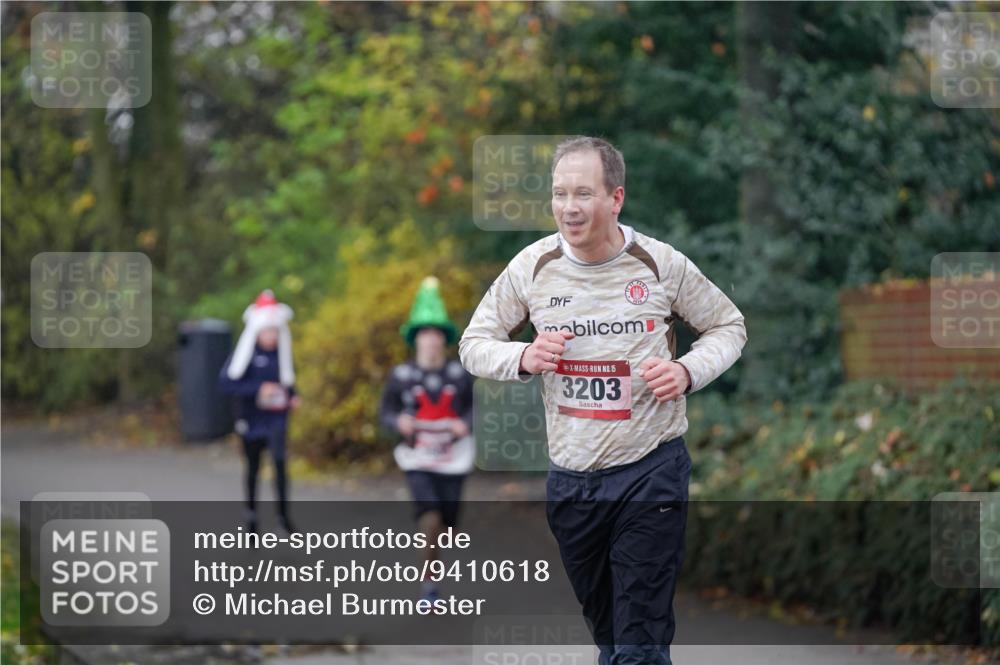 07.12.2025 - St. Pauli X-Mass-Run No. 15 Michael Burmester http://msf.ph/oto/9410618 07.12.2025 11:40:38 Laufen 15, 3203 meine-sportfotos.de