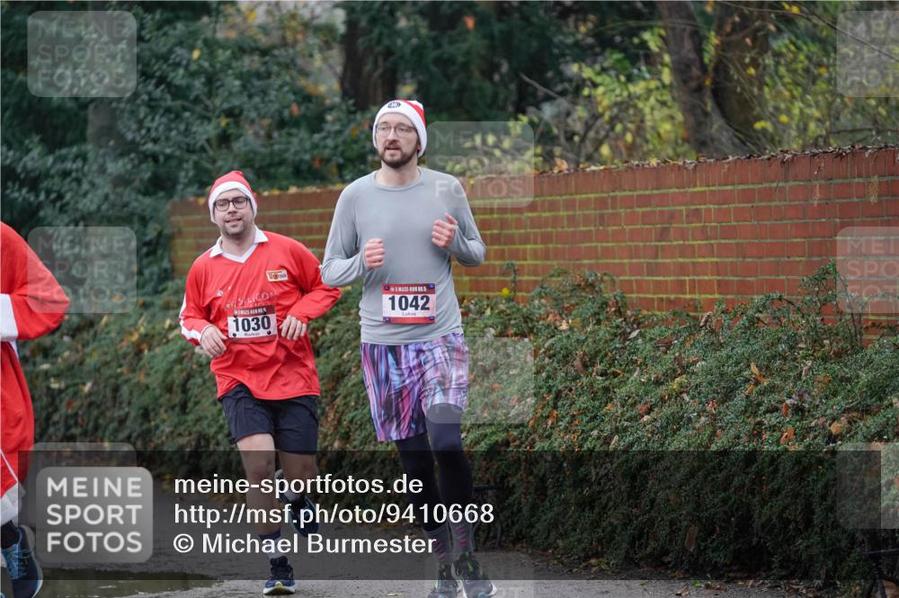 07.12.2025 - St. Pauli X-Mass-Run No. 15 Michael Burmester http://msf.ph/oto/9410668 07.12.2025 11:40:47 Laufen 1030, 15, 1042 meine-sportfotos.de
