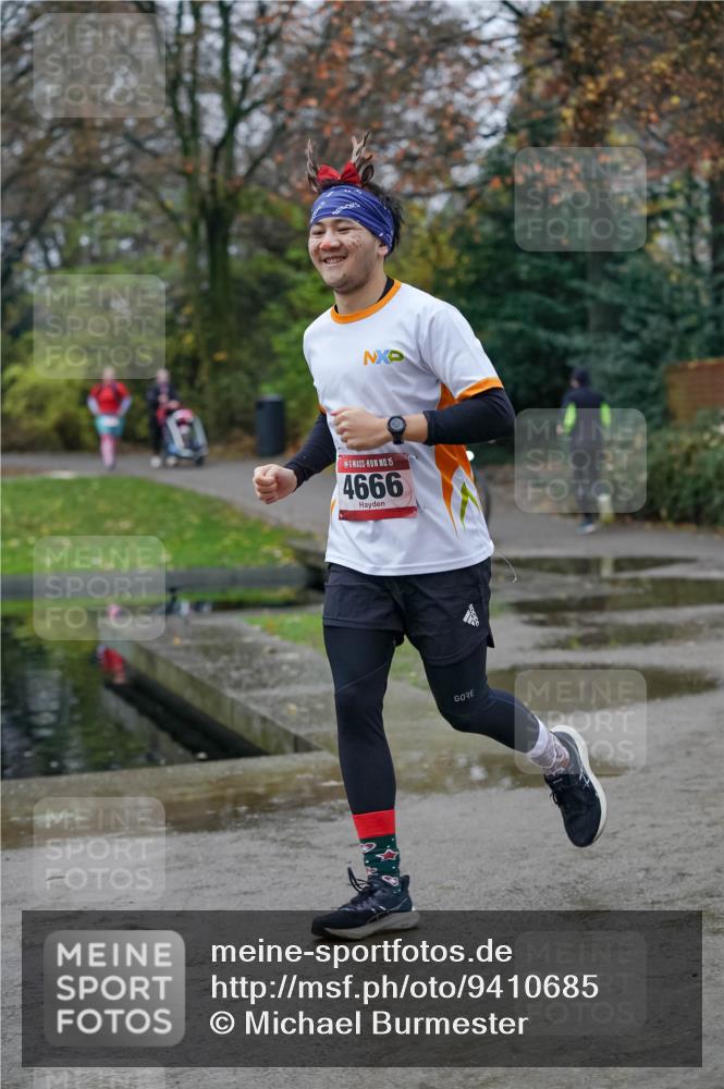 07.12.2025 - St. Pauli X-Mass-Run No. 15 Michael Burmester http://msf.ph/oto/9410685 07.12.2025 09:48:27 Laufen 15, 4666 meine-sportfotos.de