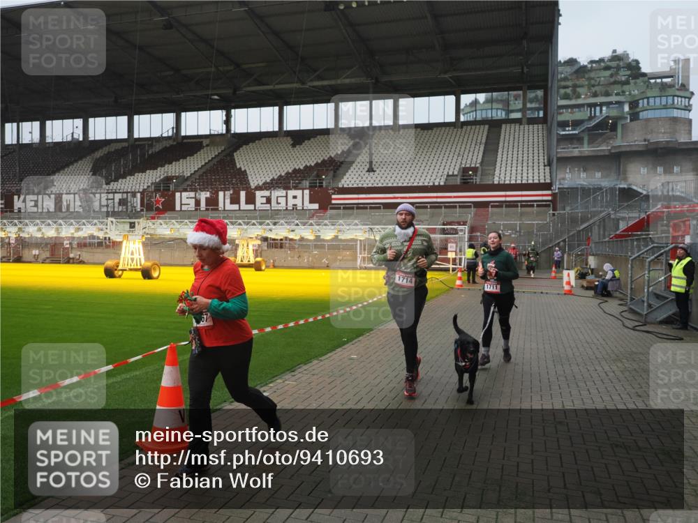 07.12.2025 - St. Pauli X-Mass-Run No. 15 Fabian Wolf http://msf.ph/oto/9410693 07.12.2025 11:11:36 Ziel 171, 182, 190, 1309, 1321, 1589, 1711, 1714, 1767, 1770 meine-sportfotos.de