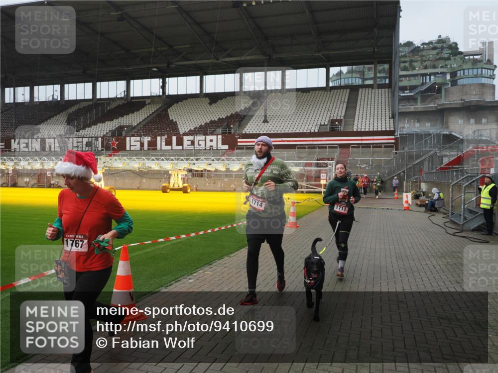 07.12.2025 - St. Pauli X-Mass-Run No. 15 Fabian Wolf http://msf.ph/oto/9410699 07.12.2025 11:11:36 Ziel 171, 182, 190, 1309, 1321, 1589, 1711, 1714, 1767, 1770 meine-sportfotos.de