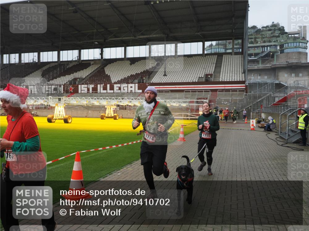07.12.2025 - St. Pauli X-Mass-Run No. 15 Fabian Wolf http://msf.ph/oto/9410702 07.12.2025 11:11:37 Ziel 171, 182, 190, 1309, 1321, 1589, 1711, 1714, 1767, 1770 meine-sportfotos.de