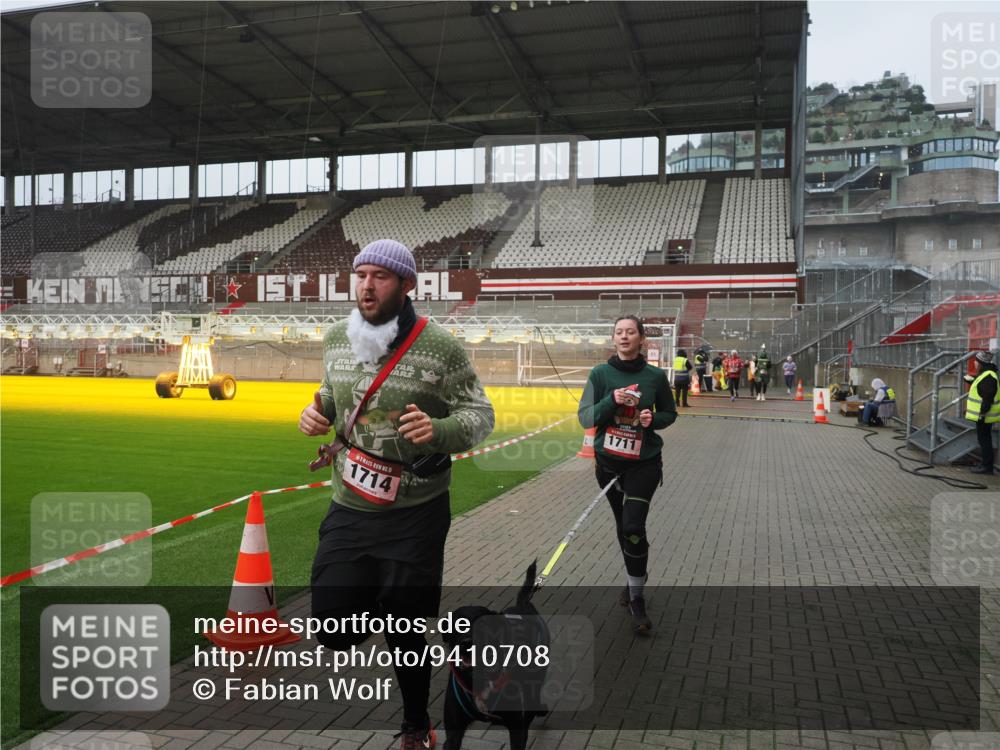 07.12.2025 - St. Pauli X-Mass-Run No. 15 Fabian Wolf http://msf.ph/oto/9410708 07.12.2025 11:11:37 Ziel 171, 182, 190, 1309, 1321, 1589, 1711, 1714, 1767, 1770 meine-sportfotos.de