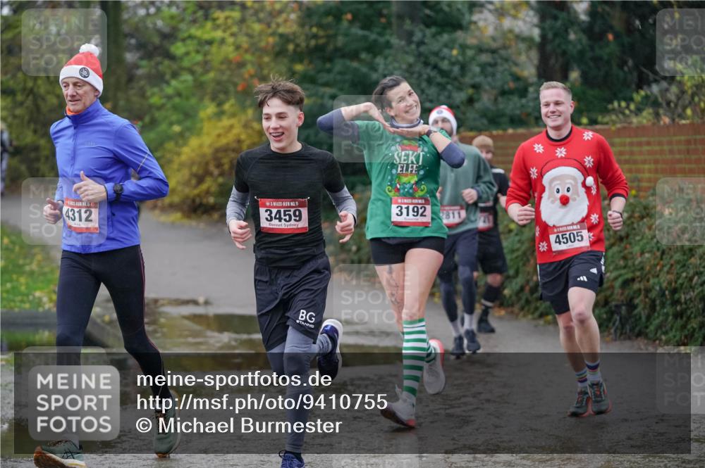 07.12.2025 - St. Pauli X-Mass-Run No. 15 Michael Burmester http://msf.ph/oto/9410755 07.12.2025 11:40:57 Laufen 15, 4312, 15, 3459, 3192, 4505 meine-sportfotos.de