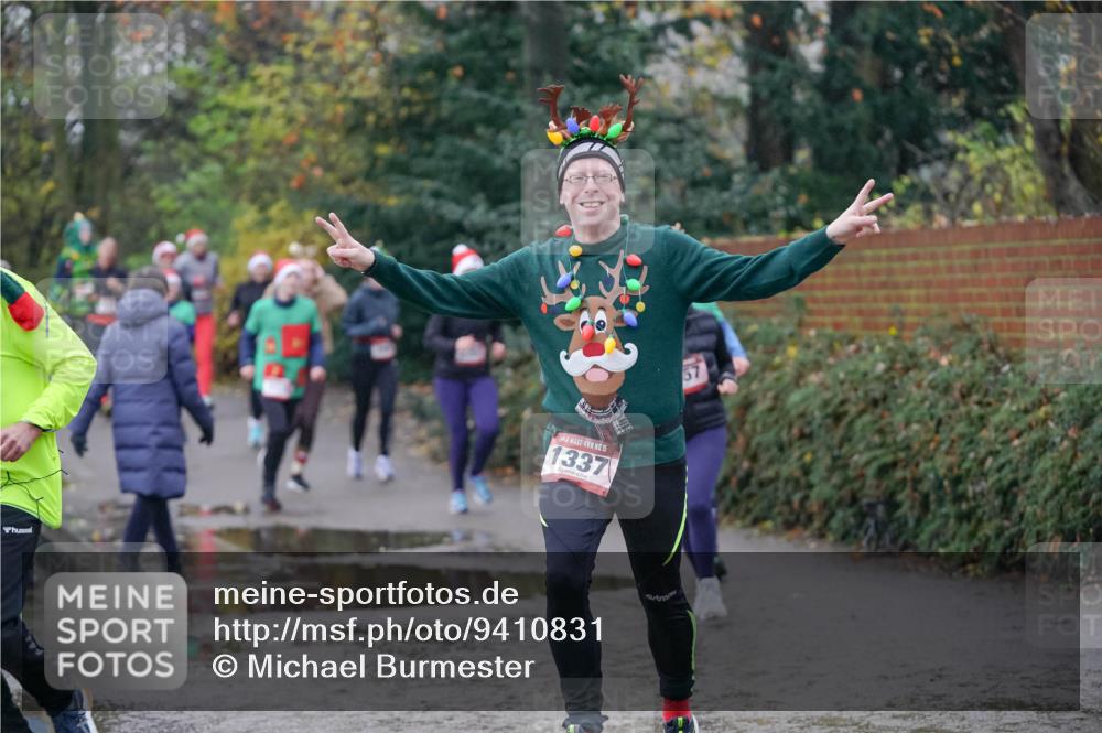 07.12.2025 - St. Pauli X-Mass-Run No. 15 Michael Burmester http://msf.ph/oto/9410831 07.12.2025 11:41:06 Laufen 15, 1337 meine-sportfotos.de
