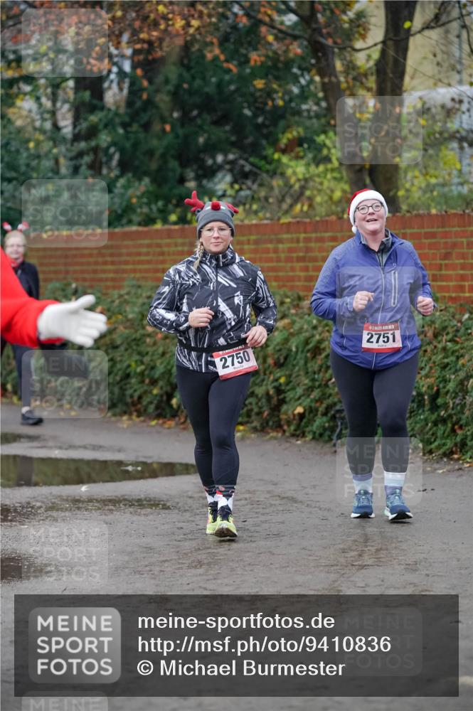 07.12.2025 - St. Pauli X-Mass-Run No. 15 Michael Burmester http://msf.ph/oto/9410836 07.12.2025 09:49:23 Laufen 2750, 2751 meine-sportfotos.de