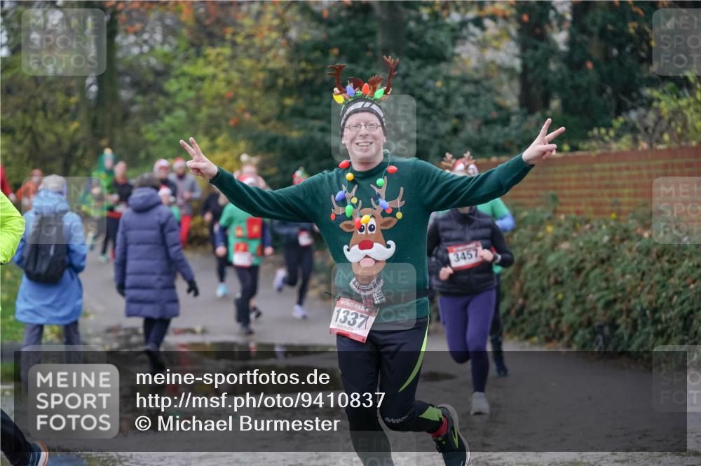 07.12.2025 - St. Pauli X-Mass-Run No. 15 Michael Burmester http://msf.ph/oto/9410837 07.12.2025 11:41:07 Laufen 1337, 3457 meine-sportfotos.de