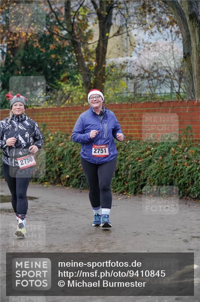 07.12.2025 - St. Pauli X-Mass-Run No. 15 Michael Burmester http://msf.ph/oto/9410845 07.12.2025 09:49:24 Laufen 2750, 2751 meine-sportfotos.de