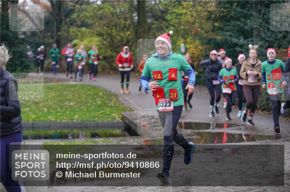 07.12.2025 - St. Pauli X-Mass-Run No. 15 Michael Burmester http://msf.ph/oto/9410866 07.12.2025 11:41:09 Laufen 15, 3323, 21, 3325 meine-sportfotos.de