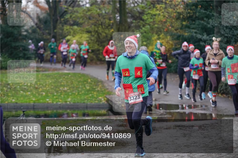 07.12.2025 - St. Pauli X-Mass-Run No. 15 Michael Burmester http://msf.ph/oto/9410869 07.12.2025 11:41:09 Laufen 15, 3323, 3325 meine-sportfotos.de