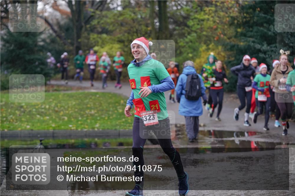 07.12.2025 - St. Pauli X-Mass-Run No. 15 Michael Burmester http://msf.ph/oto/9410875 07.12.2025 11:41:09 Laufen 15, 3323 meine-sportfotos.de