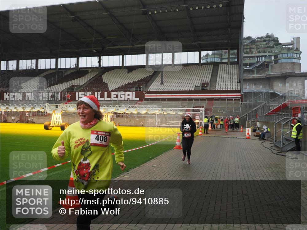 07.12.2025 - St. Pauli X-Mass-Run No. 15 Fabian Wolf http://msf.ph/oto/9410885 07.12.2025 11:11:56 Ziel 408, 437, 679, 689, 690, 694, 695, 1186 meine-sportfotos.de