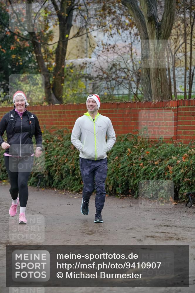 07.12.2025 - St. Pauli X-Mass-Run No. 15 Michael Burmester http://msf.ph/oto/9410907 07.12.2025 09:49:46 Laufen  meine-sportfotos.de