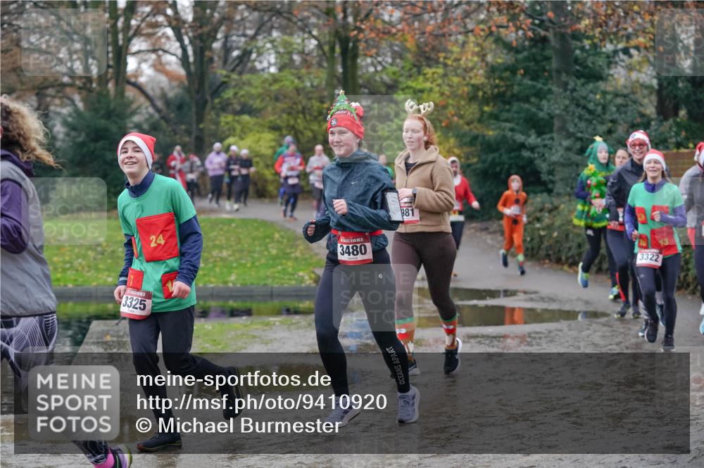 07.12.2025 - St. Pauli X-Mass-Run No. 15 Michael Burmester http://msf.ph/oto/9410920 07.12.2025 11:41:12 Laufen 3325, 24, 3480, 981, 3322 meine-sportfotos.de
