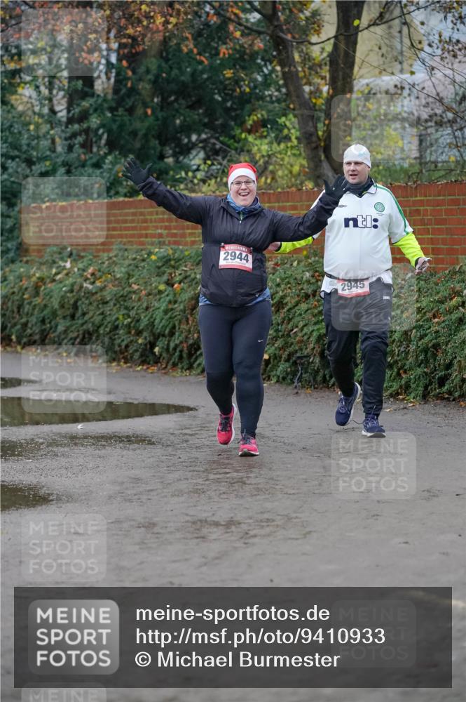 07.12.2025 - St. Pauli X-Mass-Run No. 15 Michael Burmester http://msf.ph/oto/9410933 07.12.2025 09:50:18 Laufen 2944, 2945 meine-sportfotos.de