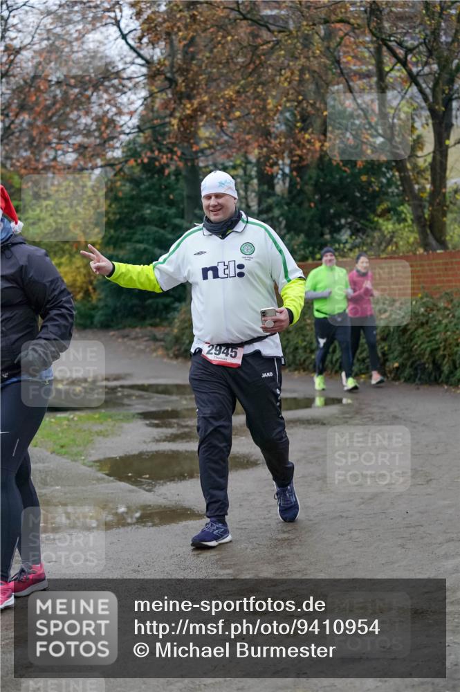 07.12.2025 - St. Pauli X-Mass-Run No. 15 Michael Burmester http://msf.ph/oto/9410954 07.12.2025 09:50:22 Laufen 2945 meine-sportfotos.de