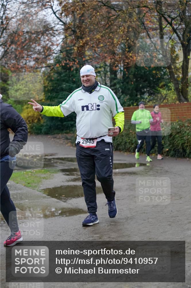 07.12.2025 - St. Pauli X-Mass-Run No. 15 Michael Burmester http://msf.ph/oto/9410957 07.12.2025 09:50:22 Laufen 2945 meine-sportfotos.de