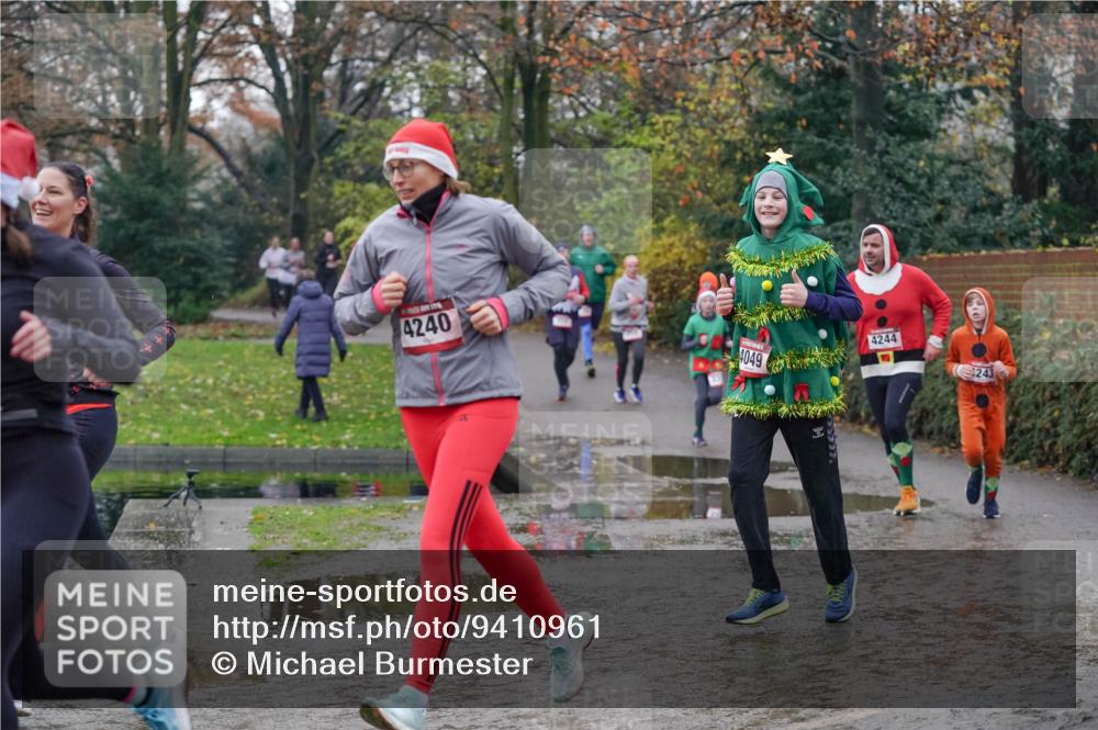 07.12.2025 - St. Pauli X-Mass-Run No. 15 Michael Burmester http://msf.ph/oto/9410961 07.12.2025 11:41:16 Laufen 4240, 4049, 4244, 243 meine-sportfotos.de