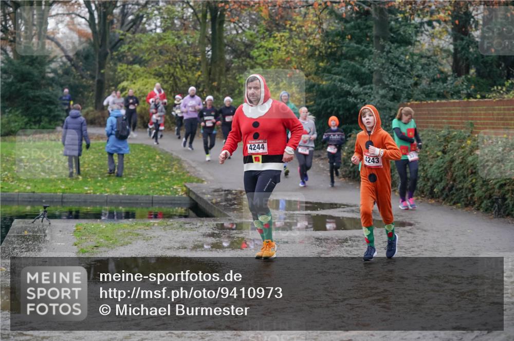 07.12.2025 - St. Pauli X-Mass-Run No. 15 Michael Burmester http://msf.ph/oto/9410973 07.12.2025 11:41:17 Laufen 4244, 4243 meine-sportfotos.de